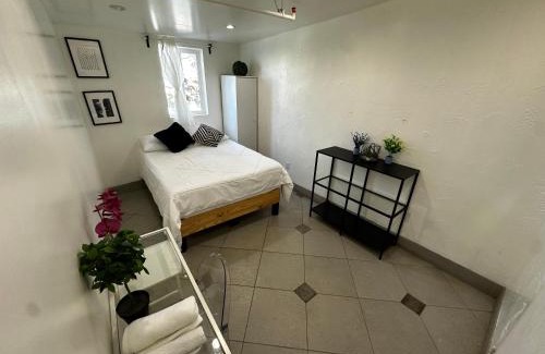 Park West Hostel | Culver City Hostel