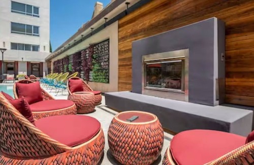 Los Angeles Apartment | Cute Cozy unit right in West Hollywood