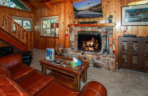 Whispering Forest House | D and V Retreat