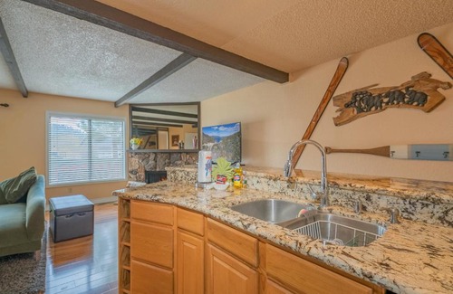 Boulder Bay Apartment | Dabi Four Lakeview