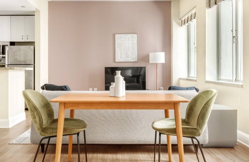Financial District Apartment | Deluxe Downtown 1BR w/ Gym, Pool & Spa, near 7th St Metro, by Blueground