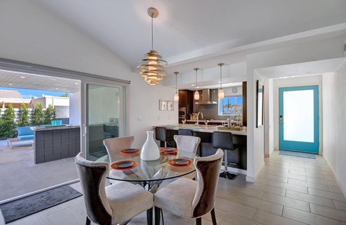 Palm Springs House | Desert Gem - Colorful and Classic Palm Springs!
