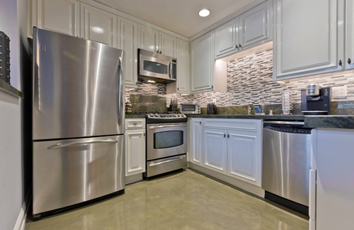 The Morrison House | Designer Townhouse in the heart of Palm Springs, Convention Center. CITY ID#3867