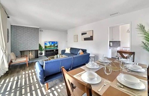 Garden Grove House | Disney Getaway Traveler's Dream Near Little Saigon