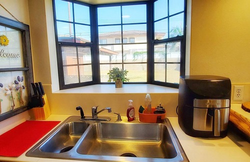 Westminster House | Disney&Socal Beaches, MidwayCity With 3 beds and 2 baths