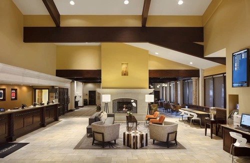 Ontario Hotel | DoubleTree by Hilton Ontario Airport