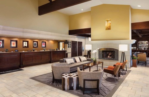 Ontario Hotel | DoubleTree by Hilton Ontario Airport