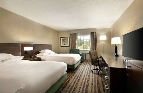 Bausman Resort | DoubleTree Resort by Hilton Lancaster