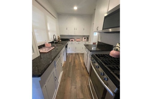 Anaheim Colony Historic District House | Downtown Disney | 3 Bedroom Family Home