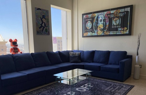 Downtown Apartment | DOWNTOWN LA PENTHOUSE! (Party friendly!)