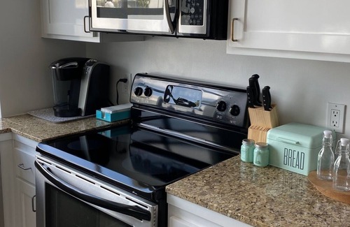 Downtown Apartment | Downtown Santa Monica Modern Loft!