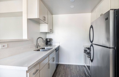 Hollywood Apartment | Dreamy West Hollywood 2BR, close to bars, restaurants, TJ, by Blueground