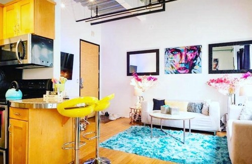 Historic Core Apartment | DTLA FRESH LUXE Condo with Rooftop Pool and Hot tub!!!