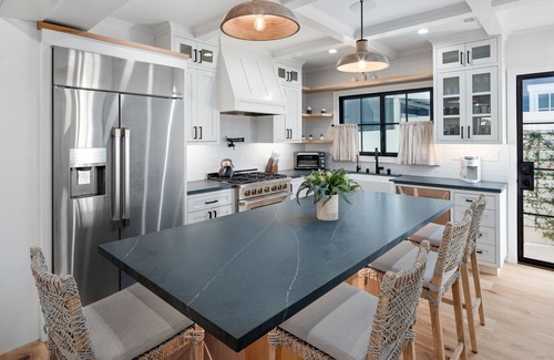 Cardiff-by-the-Sea House | Duplex Ground Floor Unit | Hot Tub | Fire Pit | New Build | AC