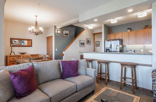 Mammoth Lakes House | Eagle Run #204 - Luxury Ski-In Ski-Out/Slope-Side; 3 Bedroom