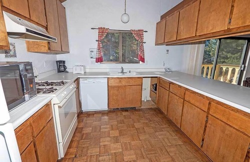 Tahoe Tyrol House | Economical Ski Home with Community Hot Tub and Seasonal Pool Acess!