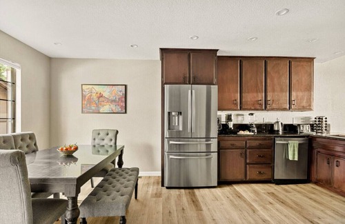 Summit Estates Apartment | Edge of the Run, Steps 2 Ski lift at Snow Summit!