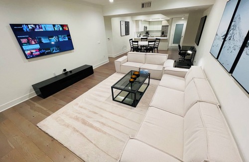 Beverly Grove Apartment | Elegant 3BR Apartment - Blackburn Ave, Beverly Hills