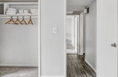 Hollywood Apartment | Elegant Studio City 3BR w/ Gym, Pool & W/D, near TJ & WF, by Blueground