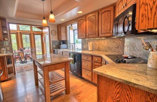 Pine Knolls Estates House | Enchanted Gardens: 3 BR, 3 BA House in Cambria, Sleeps 6