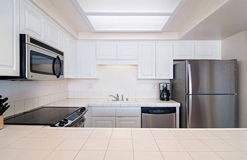 Imperial Beach Apartment | Enjoy Oceanviews in This Beautiful Condo with Pool