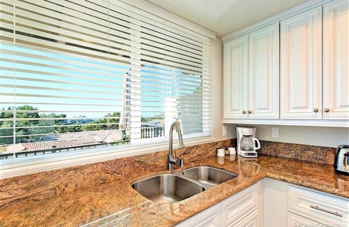 Lomas Santa Fe Country Club Villas House | Enjoy views of the Pacific and Adjacent to the Lomas Santa Fe Country Club