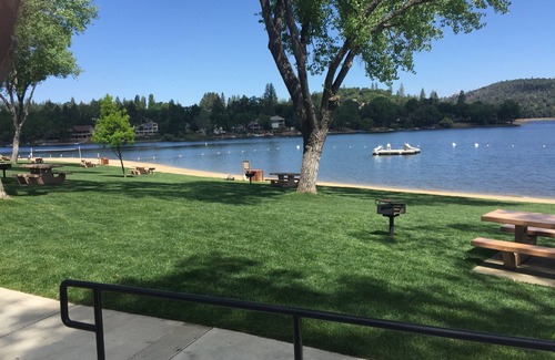 Groveland House | "Escape By The Lake" - Gated Resort With Lake Activities Near Yosemite