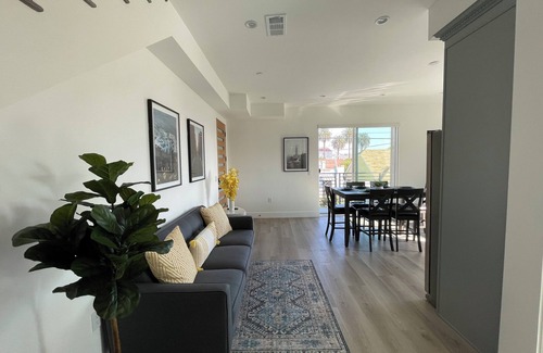 Wilshire House | Exclusive Artist Gallery Home - Central LA Location!