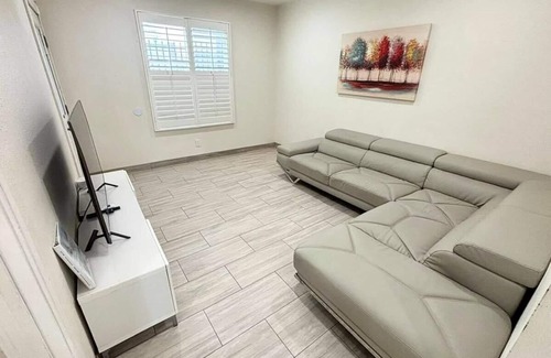 Santa Ana Apartment | Exquisite Stay - Downtown Charm