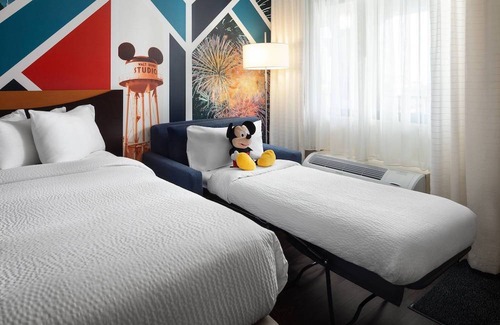 Anaheim Resort Hotel | Fairfield by Marriott Anaheim Resort