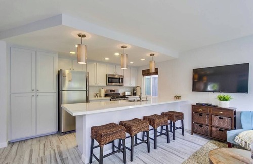 Mission Beach House | Fall fun at Mickey's Bungalow! By Beach+Bay+Pets