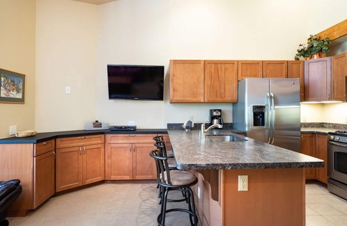 Truckee Condo | Fall Stays Available! Cozy Condo Steps from Chairlift! Forest Views!