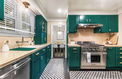 Hollywood House | Family Home with Office & GuestSuite In Hancock Park