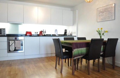 Haggerston Apartment | Fantastic Shoreditch Riverside 2 Bed Apt
