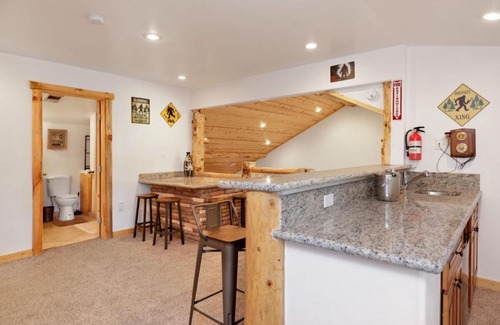 Big Bear House | Five Bears Cabin #2070 by Big Bear Vacations