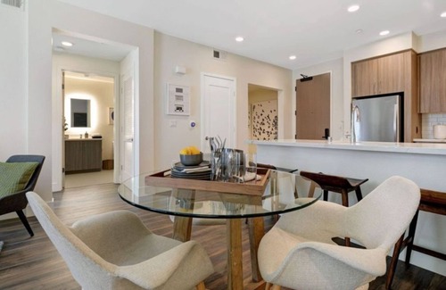 Heritage District Condo | Flats At Cityline Stylish 2BR Condo