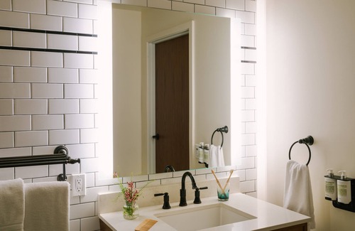 Sawtelle Apartment | Found Santa Monica powered by Sonder | Double Queen Room