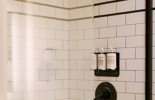 Sawtelle Apartment | Found Santa Monica powered by Sonder | Double Queen Room