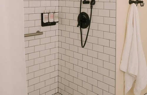 Sawtelle Apartment | Found Santa Monica powered by Sonder | Accessible Double Queen Room