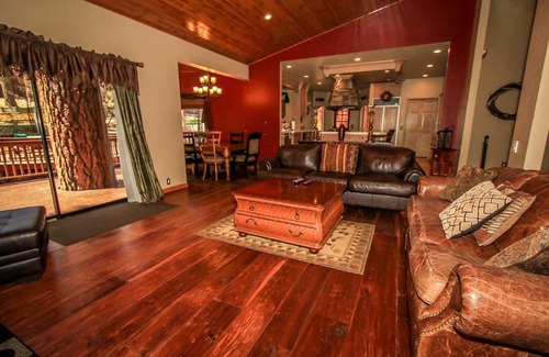 Evergreen Estates House | Four Happy Bears Estate #1277