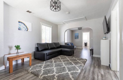 Glendora House | Full Home-Near APU, Citrus College, DT Glendora.