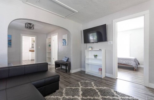 Glendora House | Full Home-Near APU, Citrus College, DT Glendora.