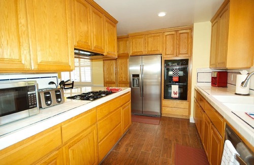 Hermosa Village House | Funtierland + Minnie's House + Walk to Disneyland + Pool + Pet Friendly