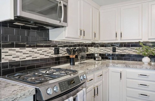 Sherwood Forest and Thistle Development House | Gather the avengers! 4 Bedroom Home + Hot Tub