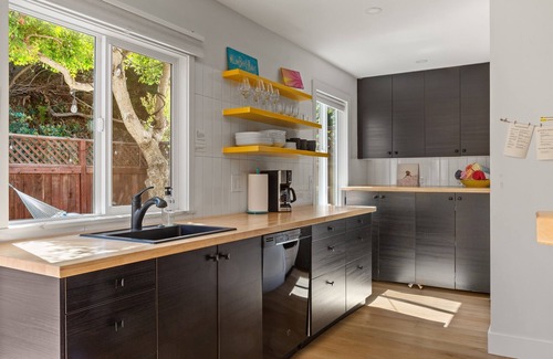Solana Beach House | Geometric Loft: renovated, hip, pets, pool/spa