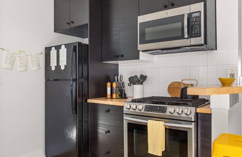 Solana Beach House | Geometric Loft: renovated, hip, pets, pool/spa