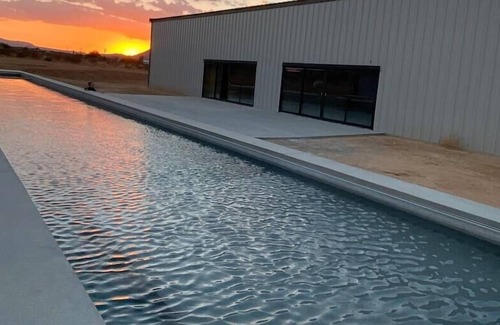 Landers House | Giant House Summary:
