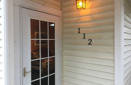 Running Springs Cabin | Giant Oaks Lodge - 3 Bed Studio Spa Cabin 112