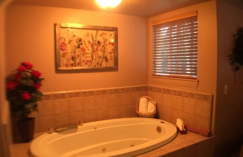 Running Springs House | Giant Oaks Lodge - 3 Bed Spa Lodge 109