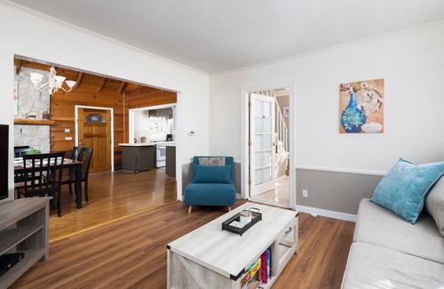 Twin Peaks House | Gingerbread Gardens - Relax|Inspire|Create|Privacy